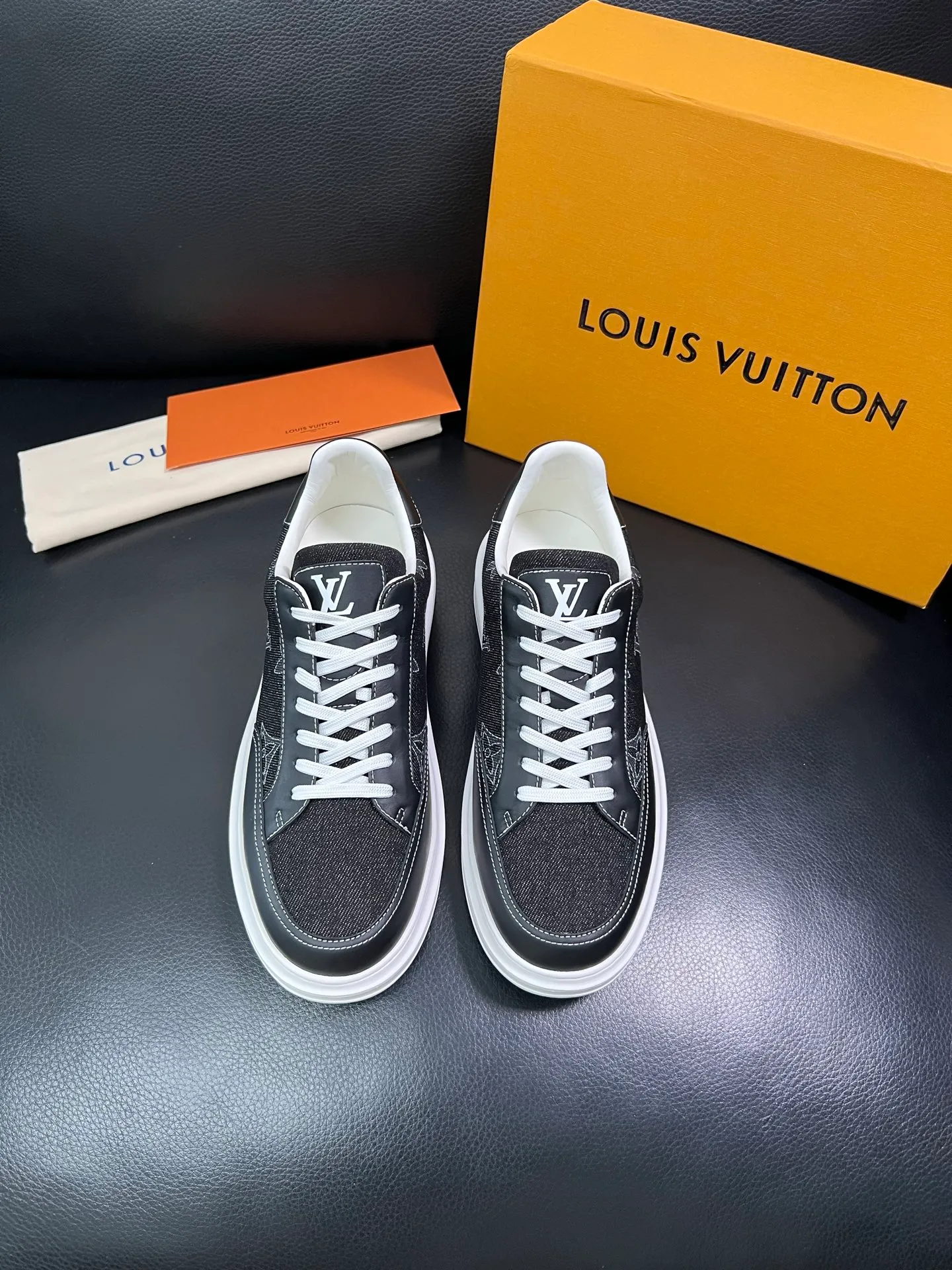 Men's shoes 💰740 Lv 🔍Top purchasing agent Louis Vuitton, sports sneakers counter synchronization, uppers imported from Italy, high-quality splicing with colorful and complex crafts, imported mesh pads are soft and comfortable, soles: original soles specially provided by the original factory, T men's shoes 💰U exclusive activity molded soles are super comfortable, original factory and single goods, high quality, welcome to compare, code number 38-44 (custom-made 45 46 )85867